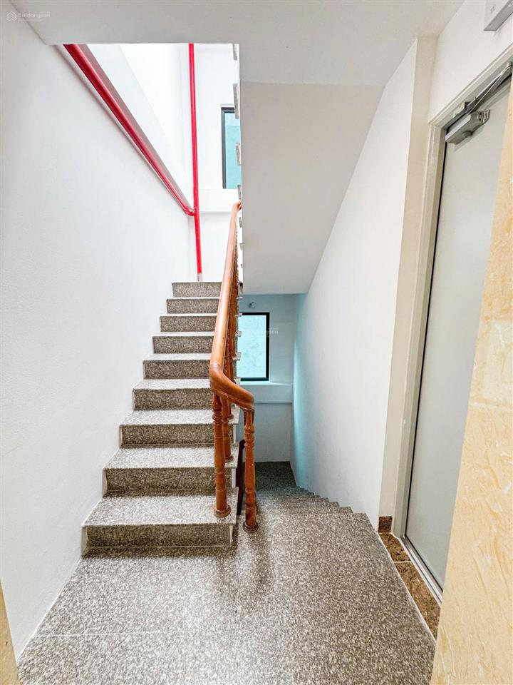 Cắt lỗ toà chdv nguyễn trãi, 95m2*7t, mt 9m, 21 phòng kk, ngõ gần phố, đủ pccc, dòng tiền 8%/năm!