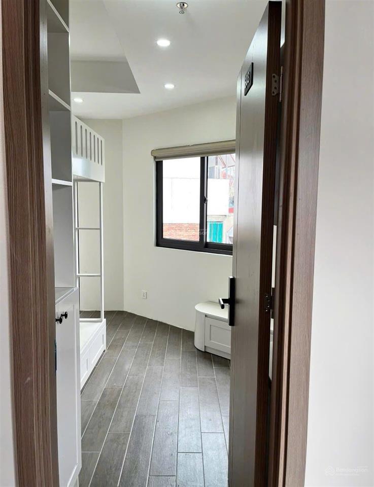 Toà chdv lô góc tại kim mã, 64.1m2*7t, mt 6m, 18 pkk, ngõ kd, sát phố, đủ pccc, dòng tiền 8%/năm