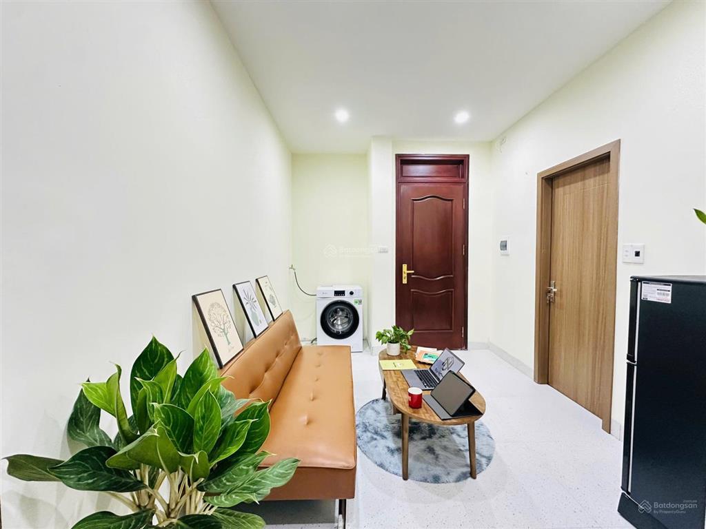Toà chdv hoàng quốc việt 138m2*6t, mt 8m, 30 phòng kk, 20m ra ô tô tránh, đủ pccc, dòng tiền 8%/năm