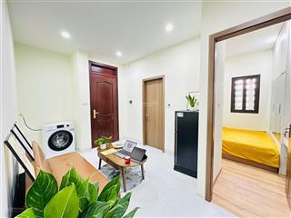 Toà chdv hoàng quốc việt 138m2*6t, mt 8m, 30 phòng kk, 20m ra ô tô tránh, đủ pccc, dòng tiền 8%/năm