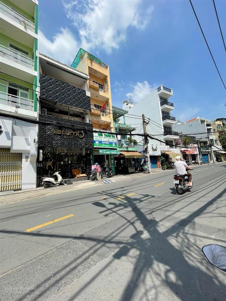 Bán nhà mặt tiền huỳnh văn bánh ngang 13m siêu hiếm cho quý anh chị đầu tư hoặc kinh doanh  28 tỷ