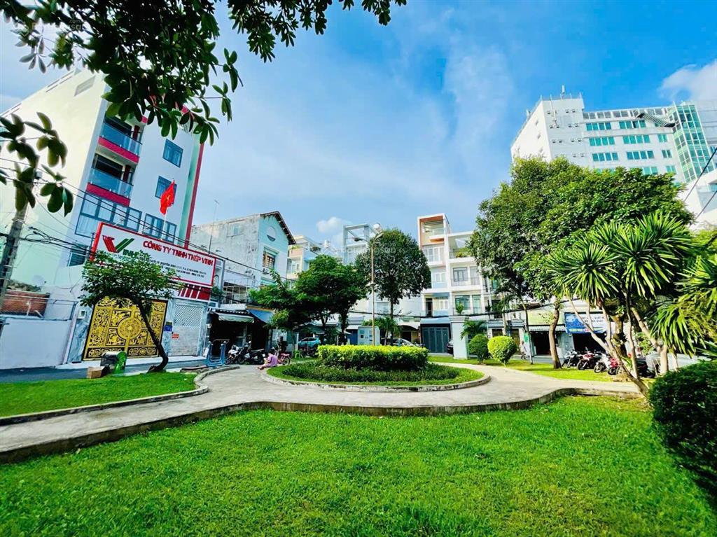 Chính chủ bán nhà mặt tiền hẻm 10 công viên ngay khu đệ nhất khách sạn hoàng việt 7.5x22 giá 25 tỷ.