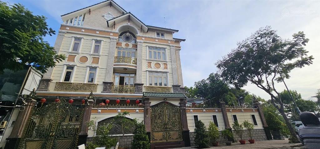 Hot! mặt tiền võ văn ngân, thành phố thủ đức, 40x50m, 2000m2, 3 tầng, hđt 650tr giá 150 tỷ