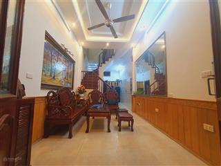 Bán nhà yên lãng, đống đa 22m*5t nhỉnh 3 tỷ, có sổ, gần ô tô, trước nhà thoáng sáng, nhà chắc chắn