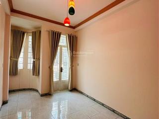 Bán nhà đường nguyễn hồng đào  40m2 , xe hơi trong nhà , giá 7.5 tỷ