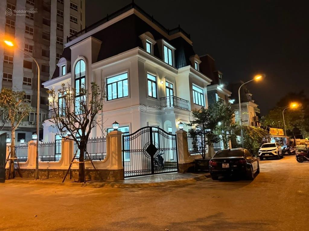 Bán shophouse bt, dt 210m2, 3 mặt tiền kd đỉnh tại lê quang đạo, đại mỗ, nam từ liêm, giá 64, x tỷ