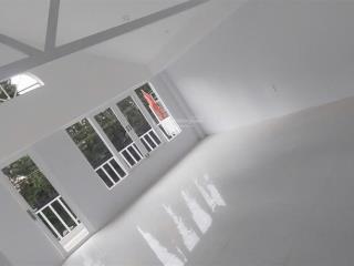 Cho thuê nhả nguyên căn mặt tiền khu dân cư đông đúc phường 4 đà lạt. uyên 0948 676 ***