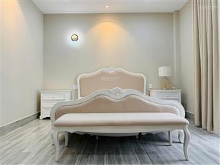Bán nhà 13.500 tỷ nhà mới. 80m2. uyên 0948 676 ***