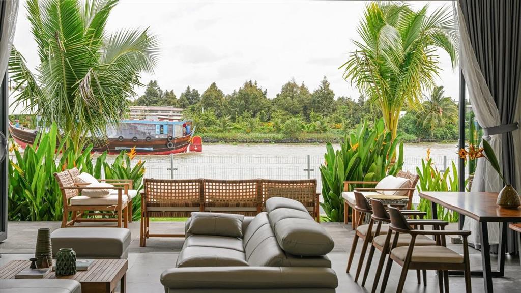 Đất bán mặt tiền lộ nhựa 910 rộng 25m, mặt bằng kinh doanh/nhà vườn nghỉ dưỡng đi lại thuận tiện