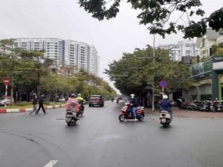 Cần bán gấp nhà đẹp phố chu huy mân, 5 tầng thang máy, full nội thất 5 sao, đường rộng, kinh doanh