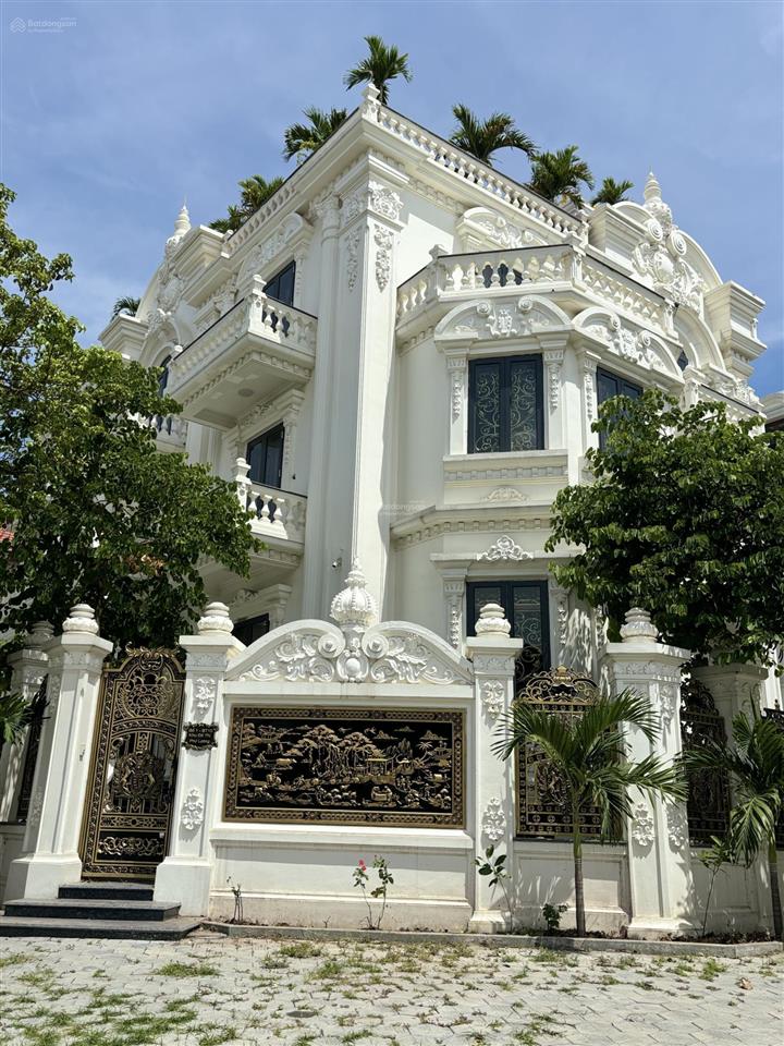 Chị gái tôi cần bán nhanh biệt thự phú lương hà đông 200m,100%gỗ tự nhiên, nhỉnh 30 tỷ. miễn tg