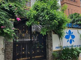 Biệt thự mặt tiền đường hoa đào p2 phú nhuận  8x16m  hầm 4 tầng  giá 60 triệu/tháng  0979 282 ***