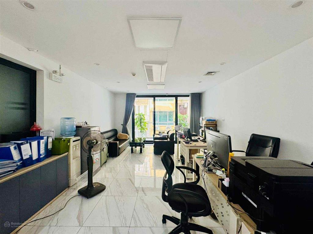 Bán nhà phố lạc long quân 288m tòa văn phòng 8 tầng có hầm 2 thoáng. bán 125 tỷ.  0936 391 ***