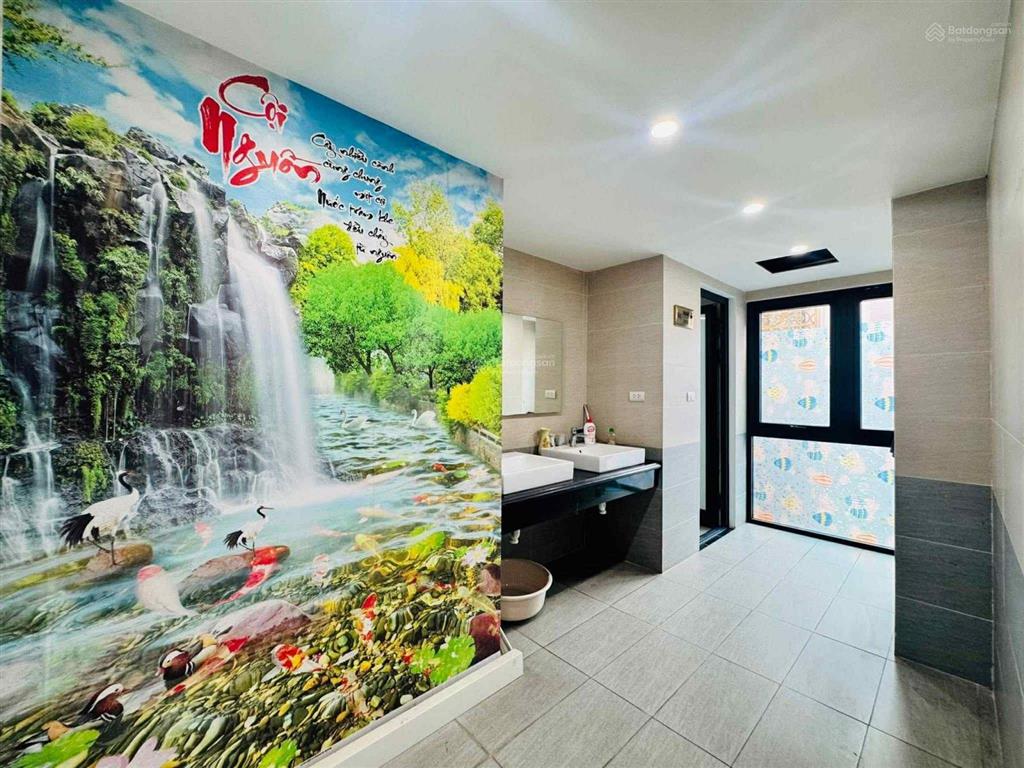 Bán nhà phố lạc long quân 288m tòa văn phòng 8 tầng có hầm 2 thoáng. bán 125 tỷ.  0936 391 ***