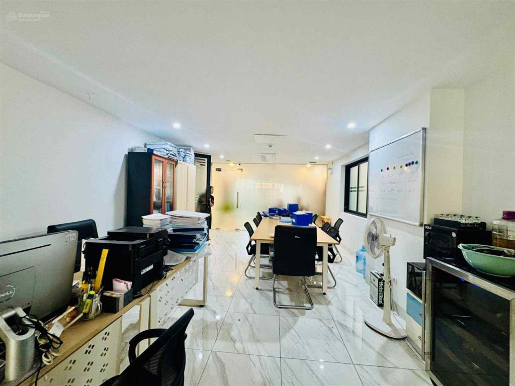 Bán nhà phố lạc long quân 288m tòa văn phòng 8 tầng có hầm 2 thoáng. bán 125 tỷ.  0936 391 ***