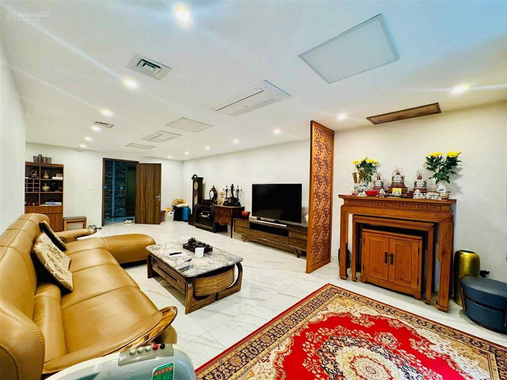 Bán nhà phố lạc long quân 288m tòa văn phòng 8 tầng có hầm 2 thoáng. bán 125 tỷ.  0936 391 ***