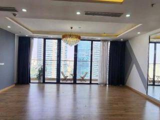 Chính chủ gửi bán căn đẹp 3pn 122m2, nhà nguyên bản giá 9.8 tỷ.  0936 203 ***