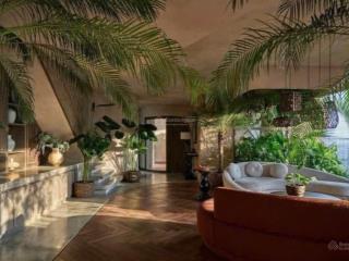 Penthouse ngoại giao, chính chủ gửi bán căn 350m2, 5pn giá 32 tỷ.  0936 203 ***
