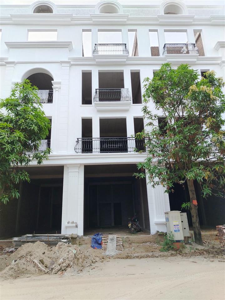 Bán căn nhà 4 tầng mới xây view công viên tại khu đô thị bần, thị xã mỹ hào, hưng yên