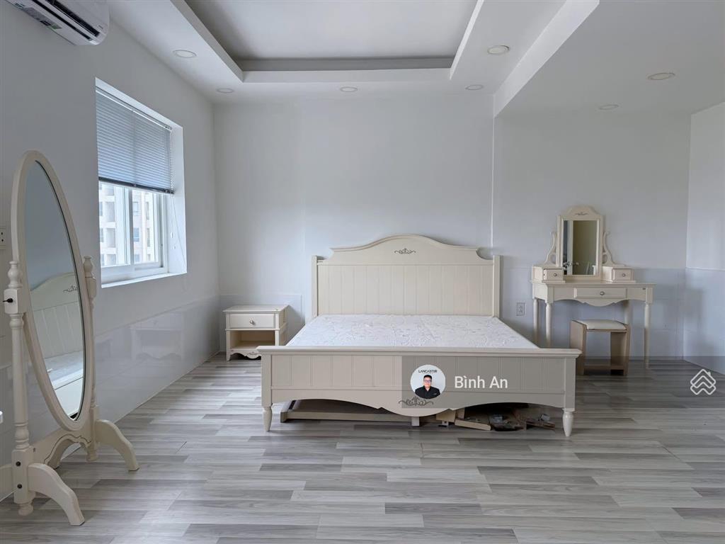 Căn 3pn mặt tiền bến vân đồn, sổ hồng sẵn chỉ 5.75 tỷ