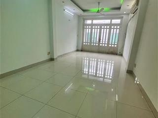 Cần cho thuê nhà hẻm kd sầm uất, nằm ngay cổng sau trường đại học hutech