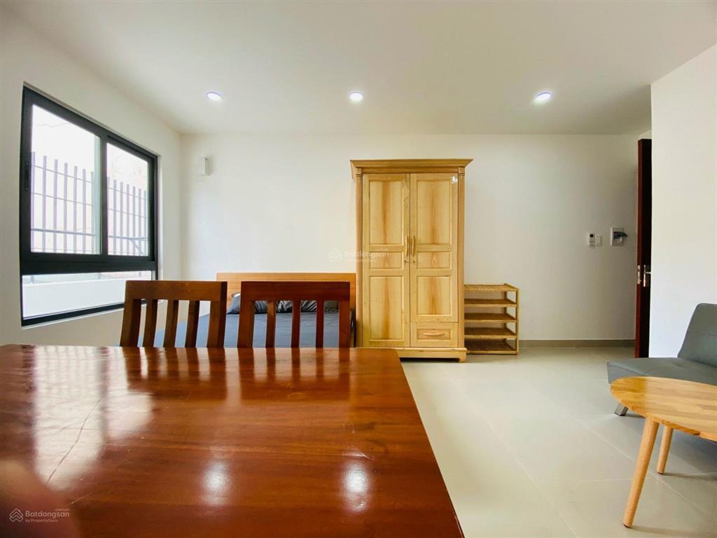 Căn hộ cửa sổ ban công ngay etown cộng hoà