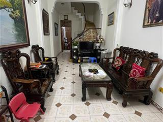 Nhà chuyển chỗ ở gần con cần bán căn nhà phân lô đẹp phố giảng võ chỉ nhỉnh 200tr/m2