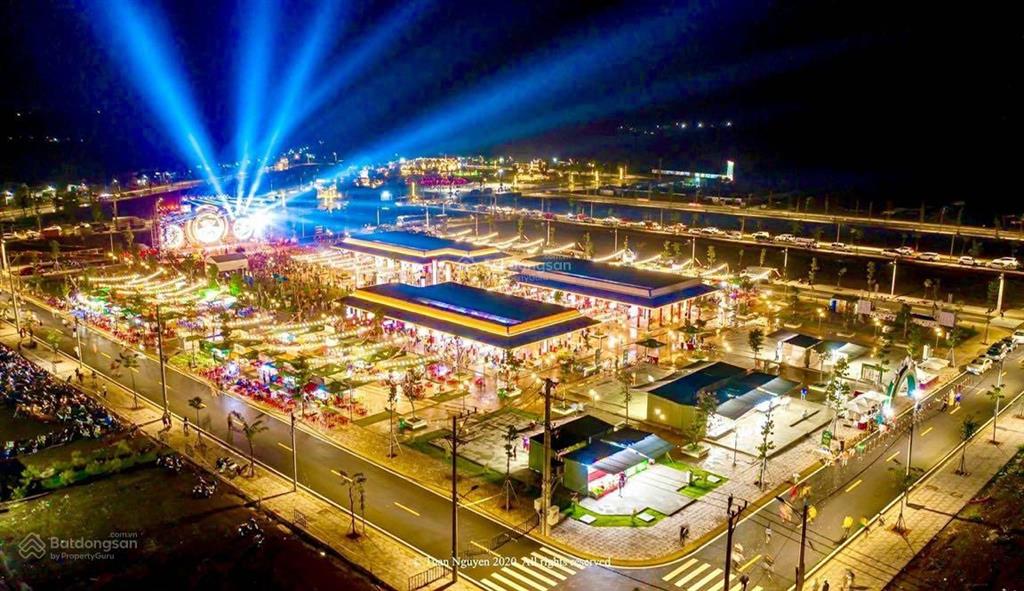 Bán lô đất cạnh đất chợ đêm về kinh doanh được ngay, giá cắt lỗ 400triệu