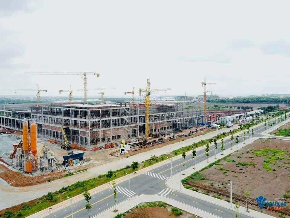 Cần bán cát tường phú hưng, cần chuyển nhượng lô trục chính đường 32m giá rẻ bất ngờ cắt lỗ 800tr