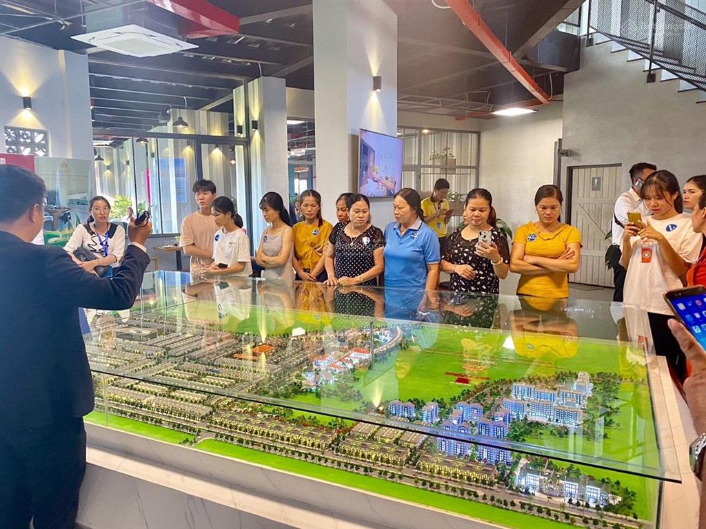 Cần bán cát tường phú hưng, cần chuyển nhượng lô trục chính đường 32m giá rẻ bất ngờ cắt lỗ 800tr