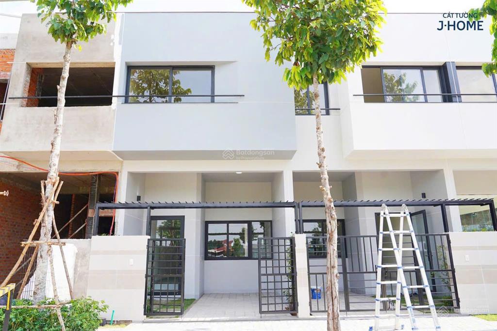 Giá bán tháng 05/2026 căn nhà 1 trệt 1 lầu nhận nhà về ở ngay thanh toán 30% ngân hàng hỗ trợ 70%
