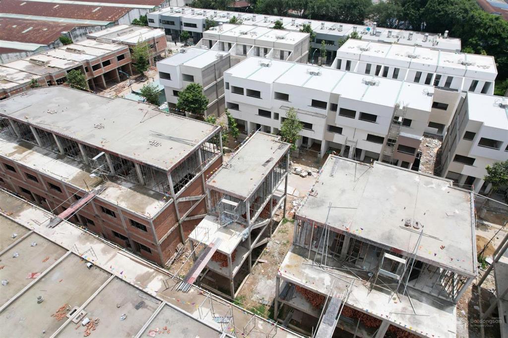 Bán gấp nhà phố khu compound cát tường j  home giá 4,1 tỷ, diện tích 76,5m2, 4pn, 3wc, bình dương