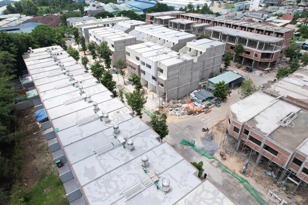 Bán gấp nhà phố khu compound cát tường j  home giá 4,1 tỷ, diện tích 76,5m2, 4pn, 3wc, bình dương