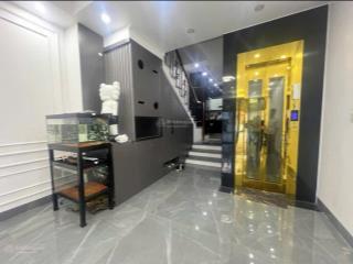 Nhà 5 tầng có thang máy khu phân lô tuyến lê hồng phong