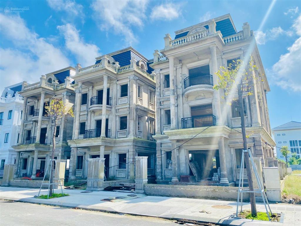 Biệt thự phú xuân cạnh aeon mall  đường võ nguyên giáp đối diện trung tâm hành chính thành phố huế