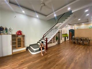Cho thuê căn liền kề xẻ khe vinhomes marina. rất phù hợp cho công ty thuê vừa làm văn phòng vừa ở