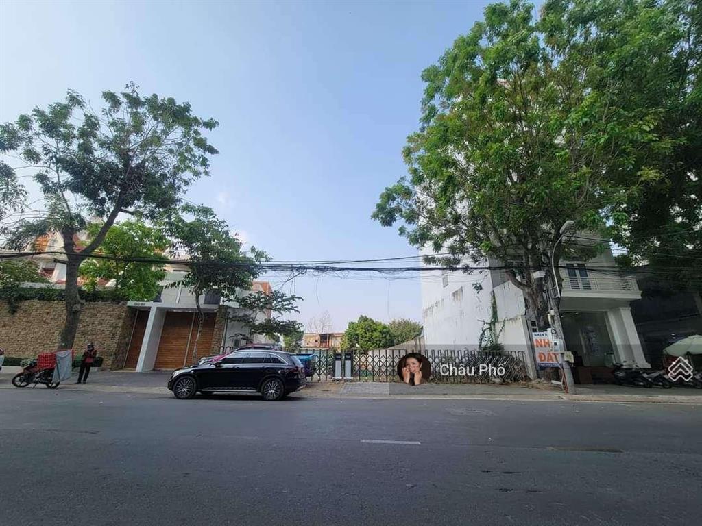 Bán khuôn đất độc quyền mt đường số 40, quận 7 dt 6x18 vuông vức tiện xây mới giá 22 tỷ tl
