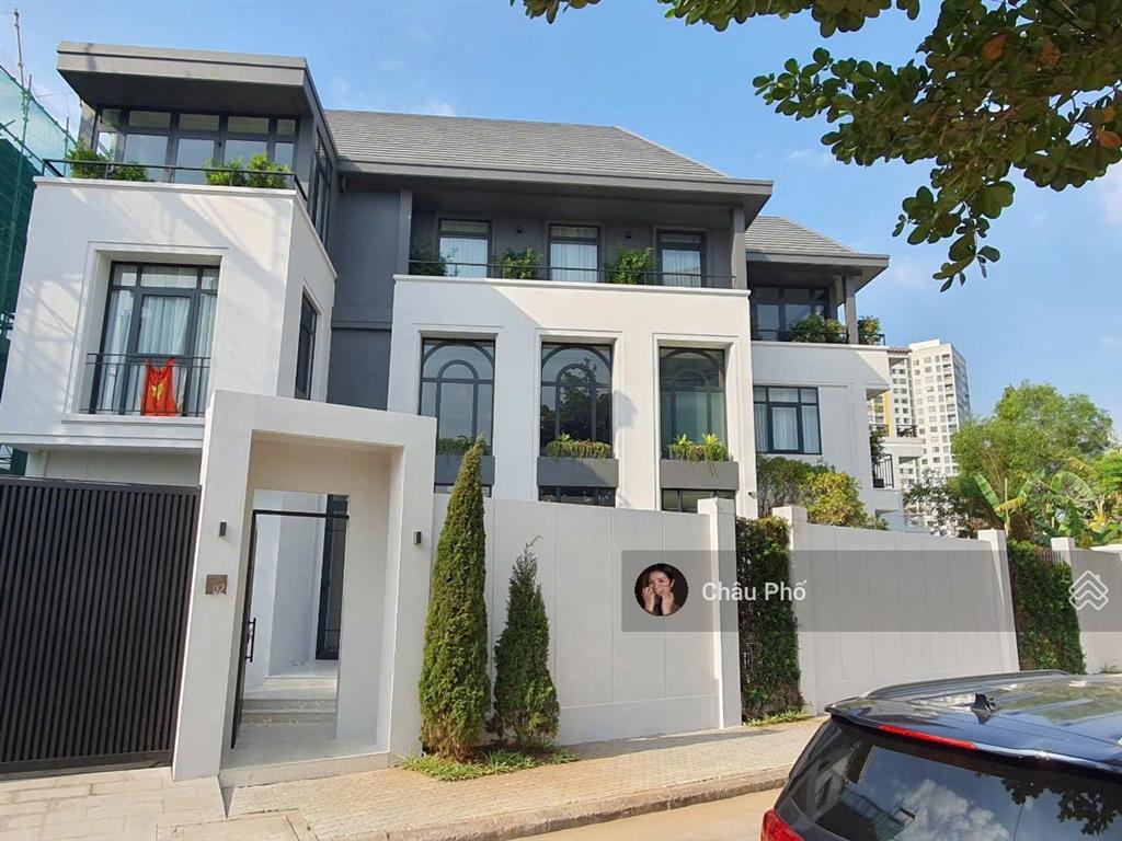 Siêu biệt thự ven sông thảo điền, quận 2  25x25m  hầm + 3 tầng  nội thất chuẩn vip  giá 189 tỷ