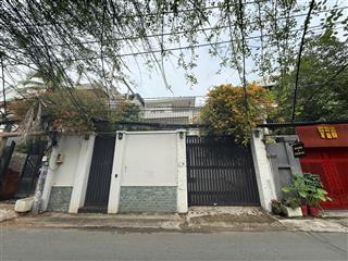 Bán khuôn đất vuông vức mt nguyễn ư dĩ, quận 2  dt 22x25m  xây biệt thự  giá siêu tốt 180tr/m2