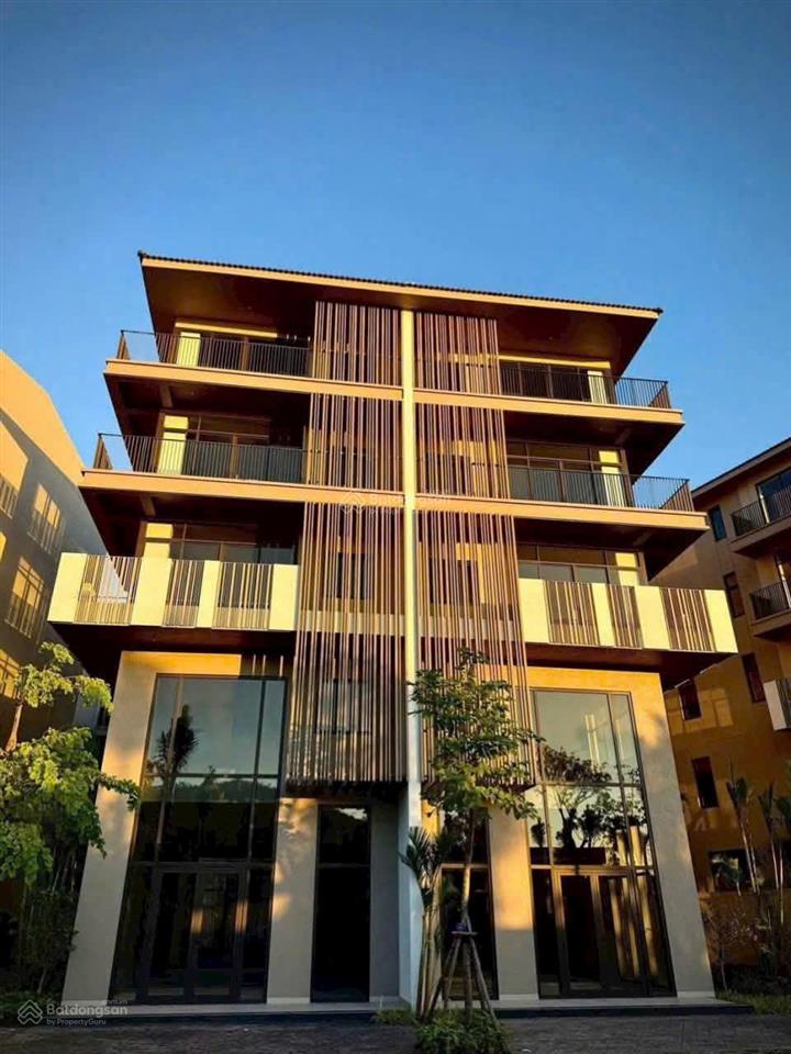 Cần bán căn ngoại giao của chị em, 4 tầng 8pn, 9vs 1 khách 1 bếp sổ đỏ bỏng tay giá hơn 10 tỷ full