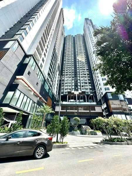 Cần bán gấp căn hộ 2pn full nội thất view hồ bơi, giá lỗ 2,350 tỷ