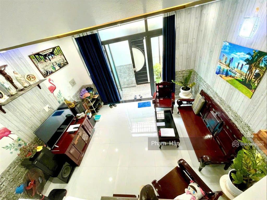 Xuất ngoại bán nhanh nhà ngang 8m kết cấu 1 trệt, 3 lầu cực hiếm đường thành thái, quận 10