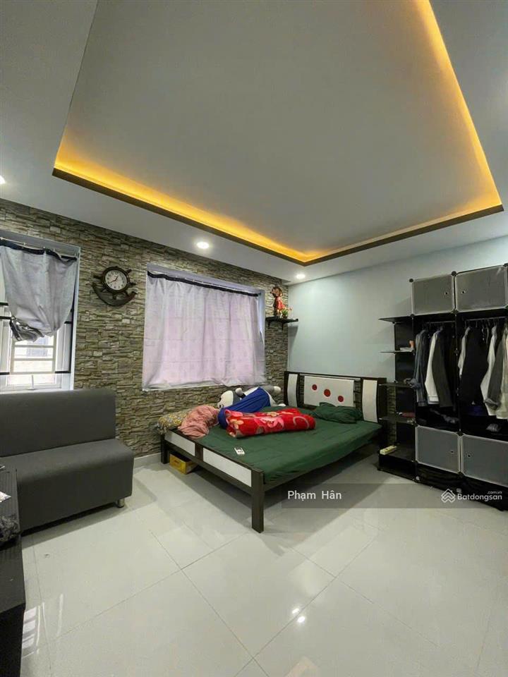 Xuất ngoại bán nhanh nhà ngang 8m kết cấu 1 trệt, 3 lầu cực hiếm đường thành thái, quận 10