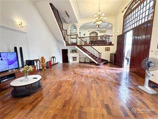 Nhà riêng 4 phòng ngủ cho thuê tại tô ngọc vân, tây hồ