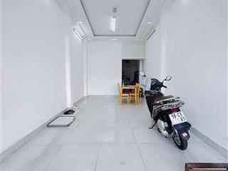 Mặt tiền tôn đản q4  3 lầu 49m2 nở hậu ko qh giá 9 tỷ nhỉnh