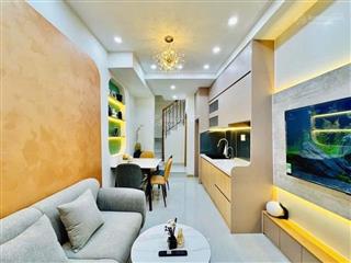 Sát mặt tiền q4  30m2  2 lầu đúc  ko qh giá 4 tỷ nhỉnh