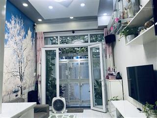 Nhà đẹp q4  sát mt  38m2  4 lầu đúc  ko qh giá 7 tỷ nhỉnh