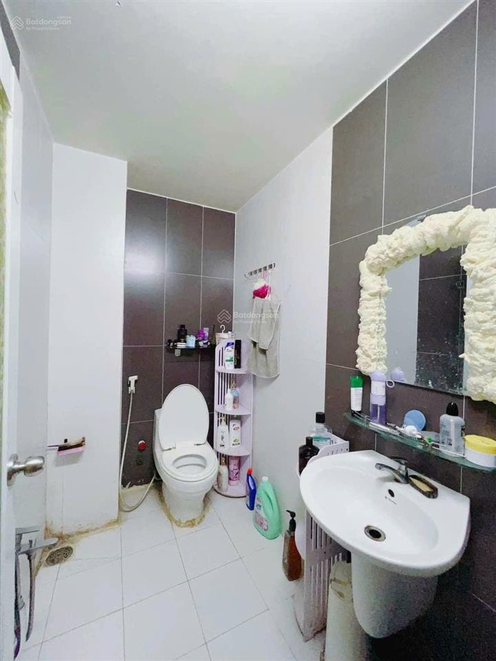 Nhà đẹp q4  2 lầu đúc  46m2  3pn  full nt  giá 4,3 tỷ tl