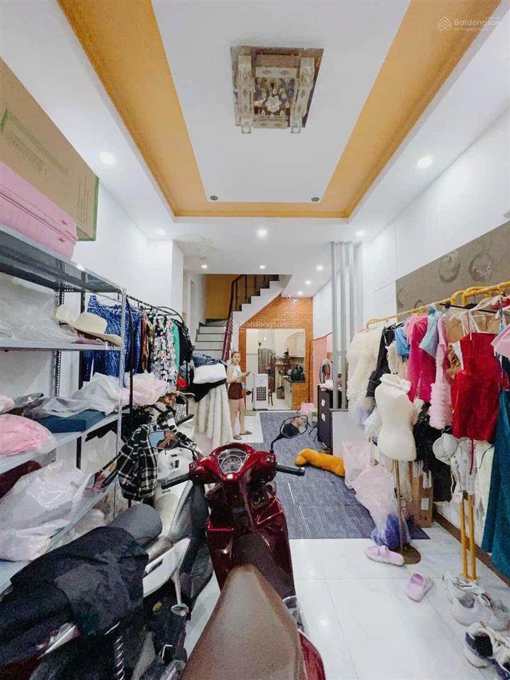 Nhà đẹp q4  2 lầu đúc  46m2  3pn  full nt  giá 4,3 tỷ tl