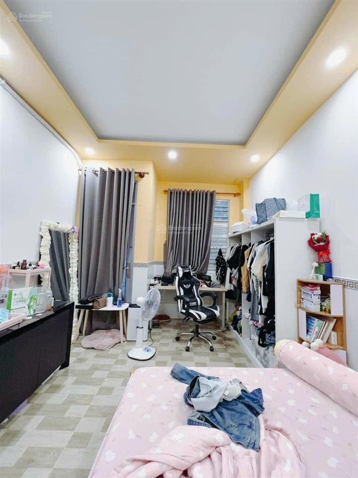 Nhà đẹp q4  2 lầu đúc  46m2  3pn  full nt  giá 4,3 tỷ tl